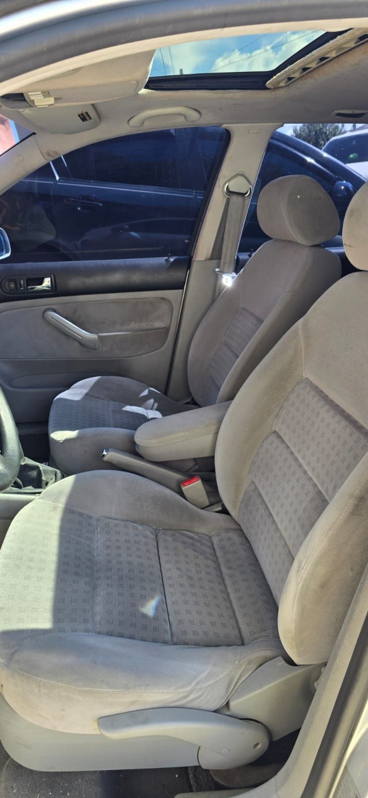 VOLKSWAGEN GOLF GLS - 2001                                        