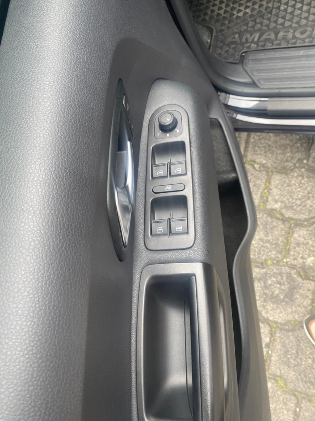 VOLKSWAGEN  AMAROK - 2023                                        