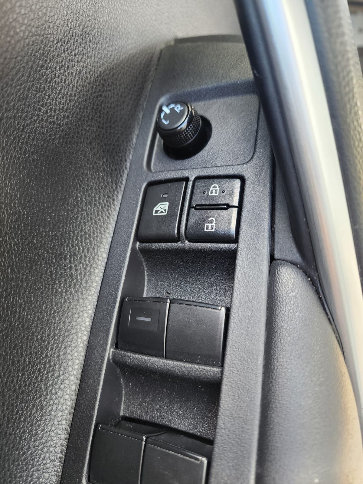 TOYOTA COROLLA CROSS - 2023                                        