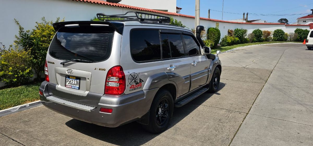 HYUNDAI TUCSON - 2004                                        