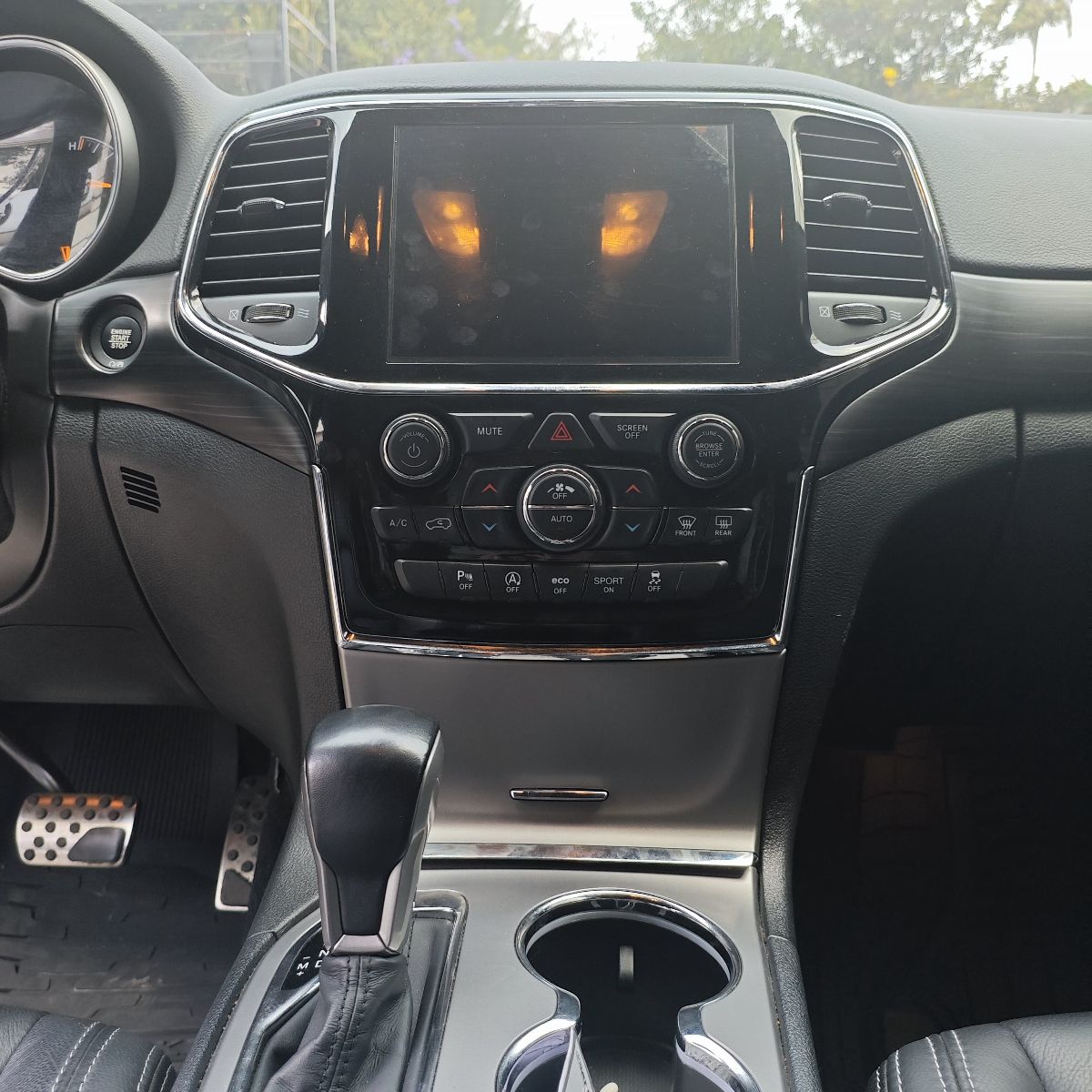 JEEP GRAND CHEROKEE LAREDO - 2021                                        