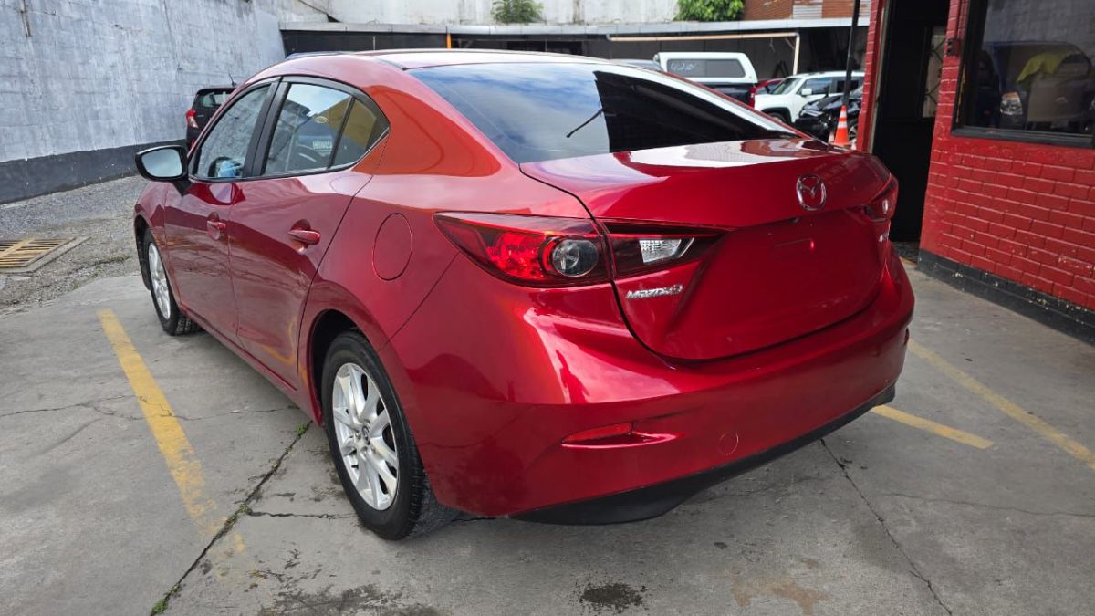 MAZDA 3 - 2016                                        
