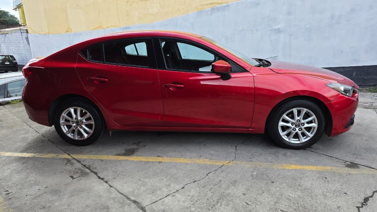 MAZDA 3 - 2016                                        