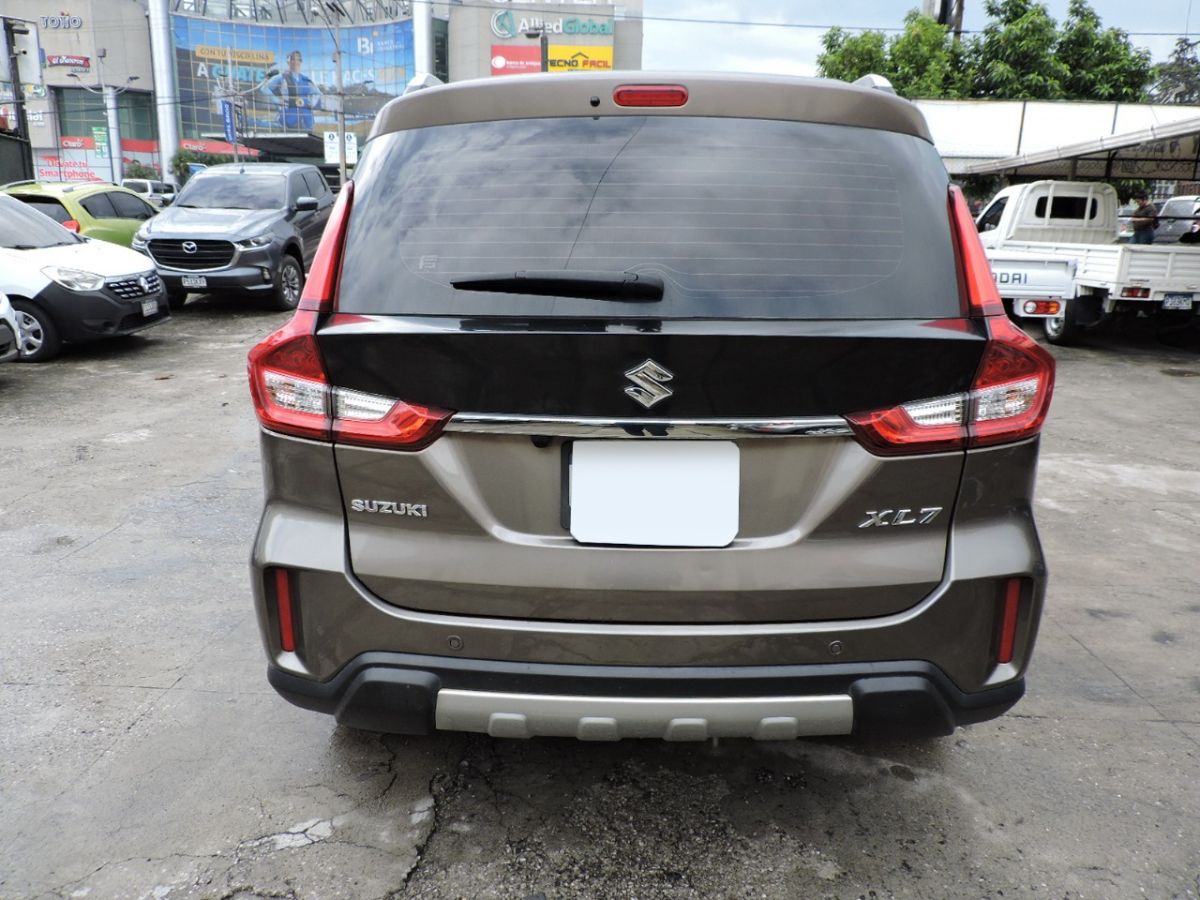 SUZUKI XL7 - 2022                                        