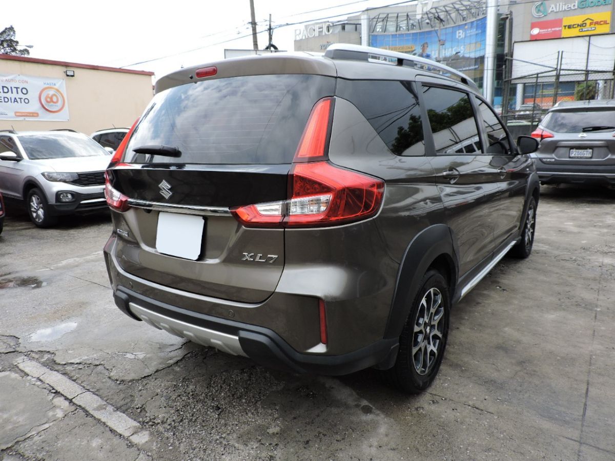 SUZUKI XL7 - 2022                                        