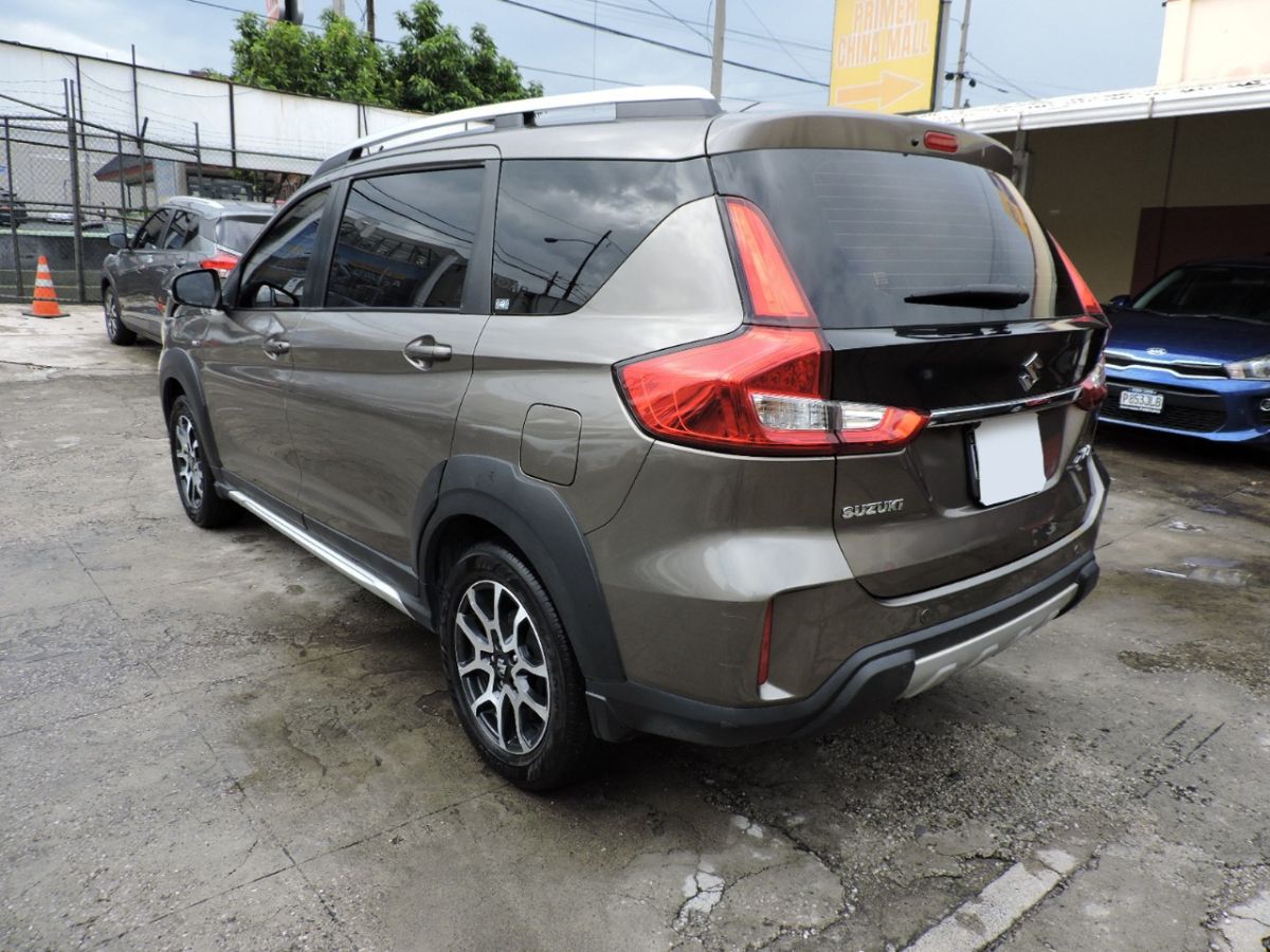 SUZUKI XL7 - 2022                                        