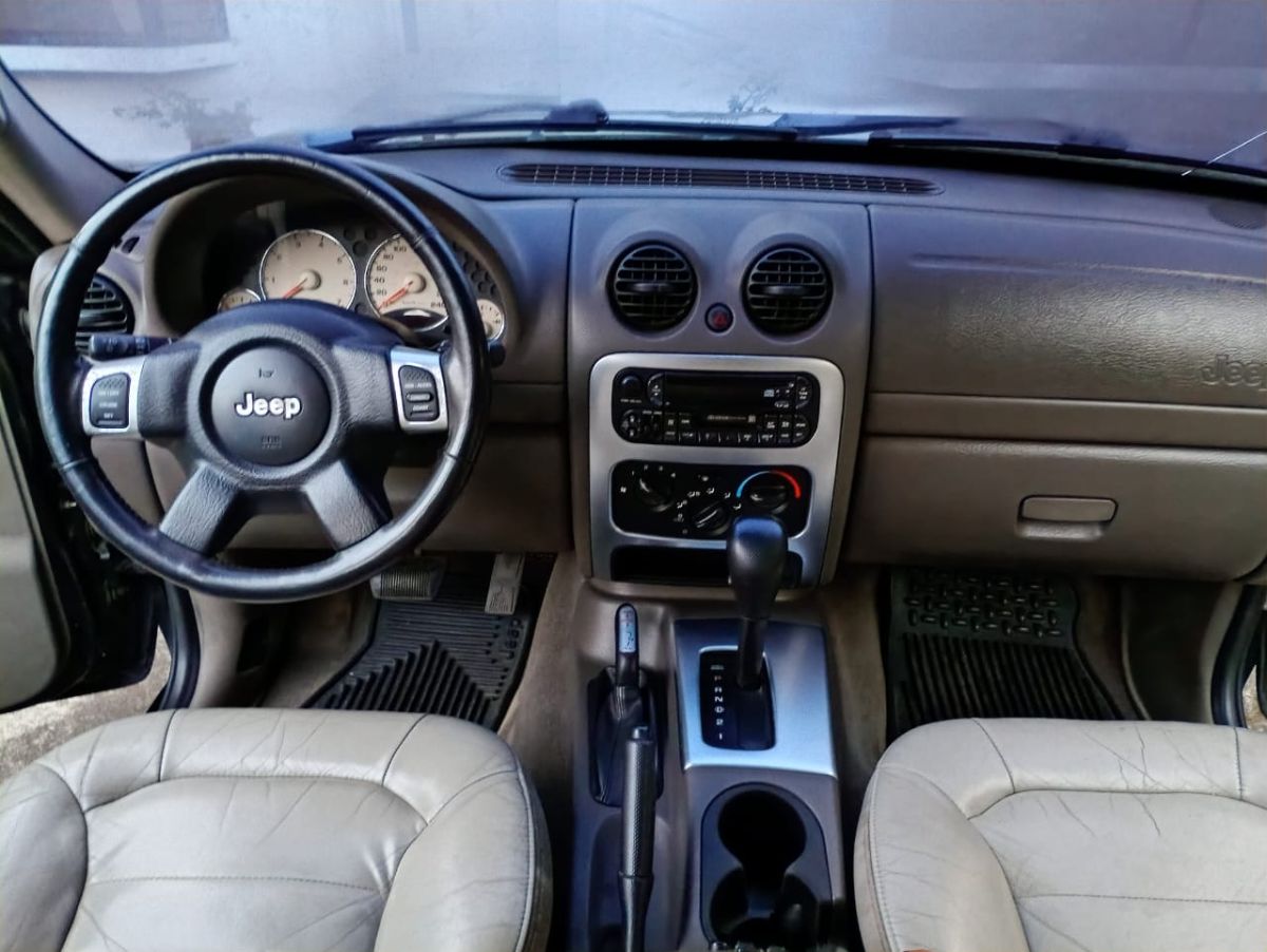 JEEP LIBERTY - 2003                                        
