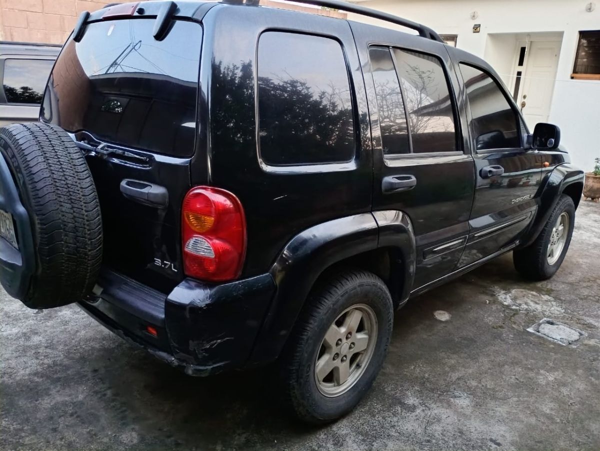 JEEP LIBERTY - 2003                                        