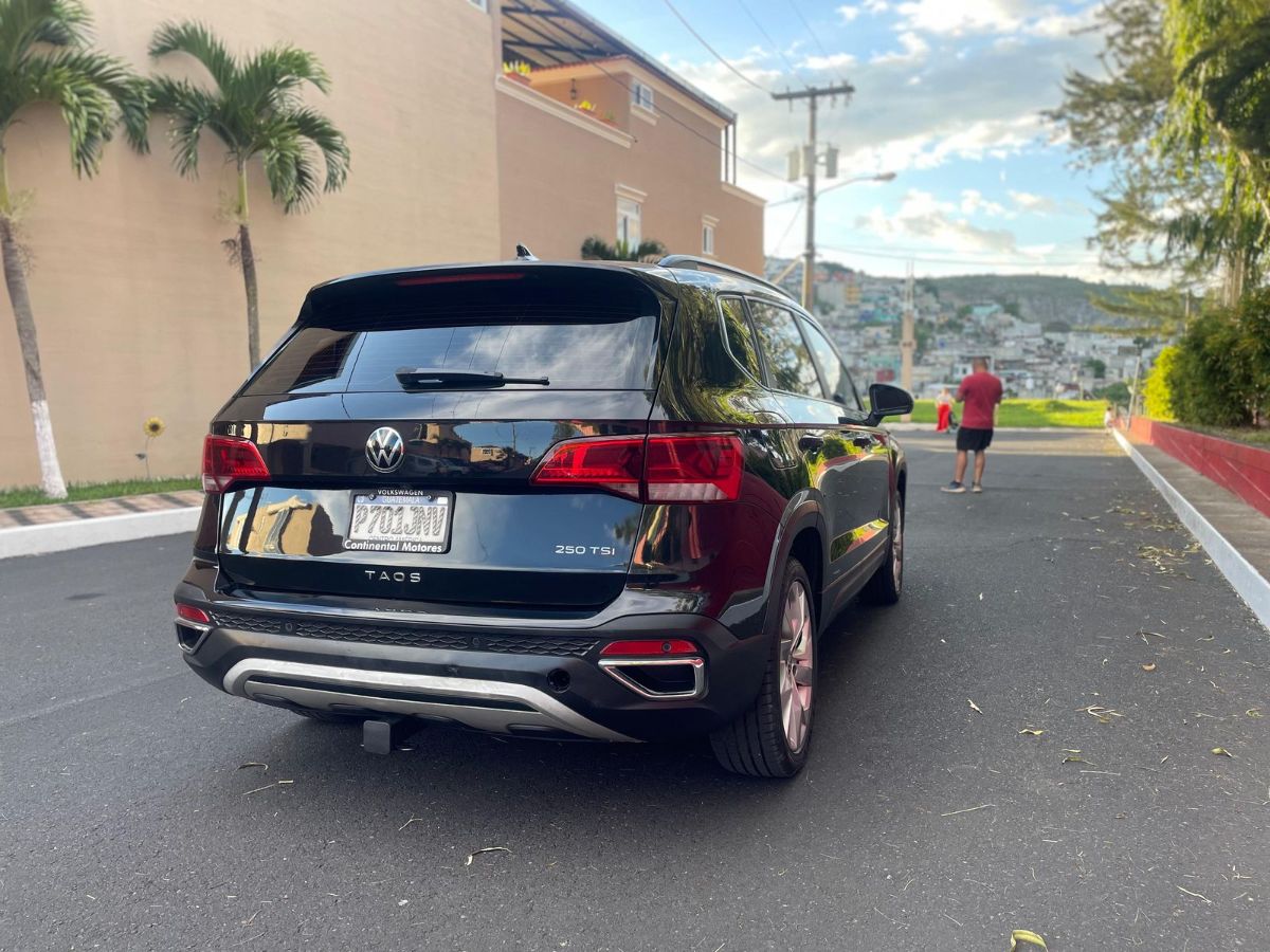 VOLKSWAGEN TAOS - 2022                                        