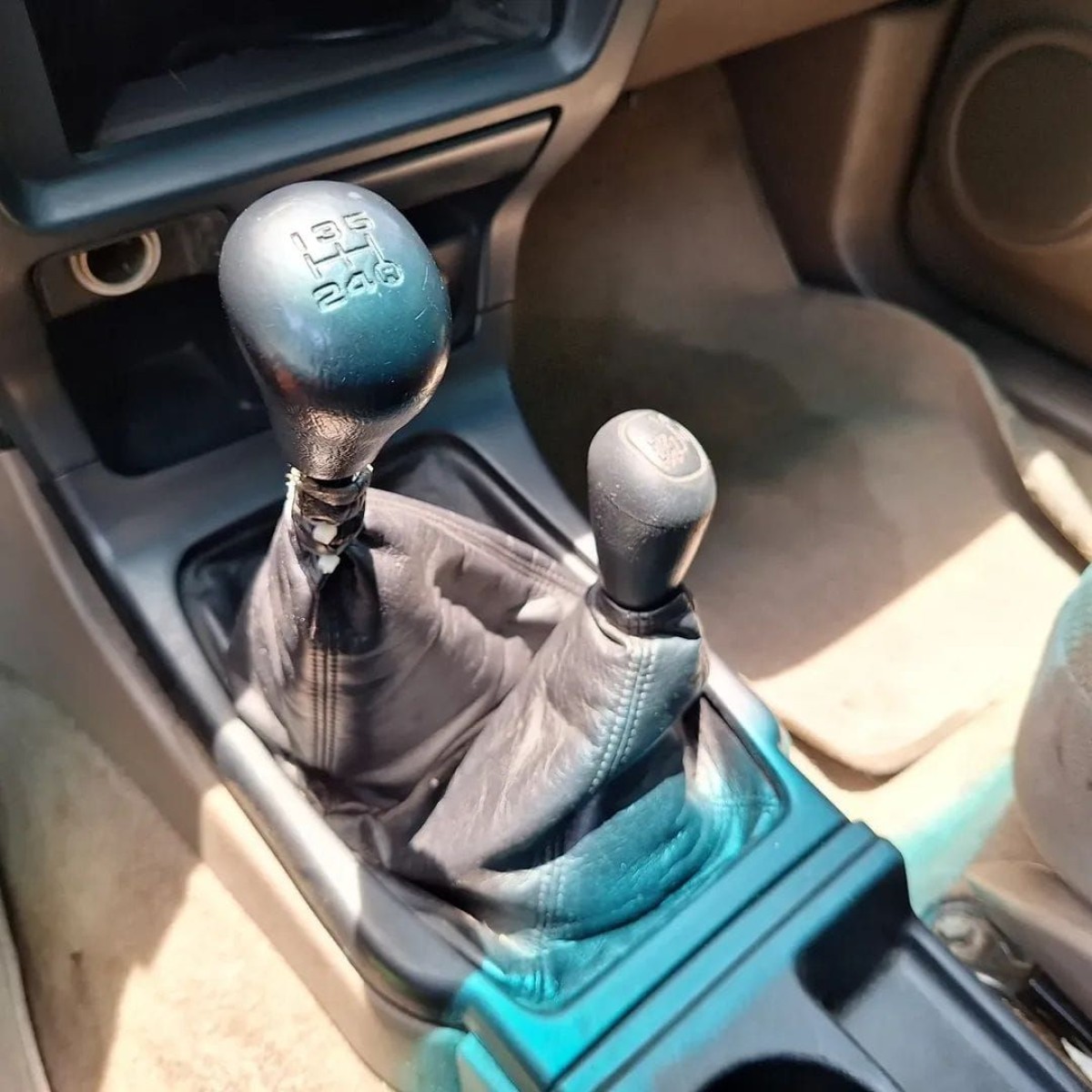 TOYOTA 4 RUNNER - 2002                                        