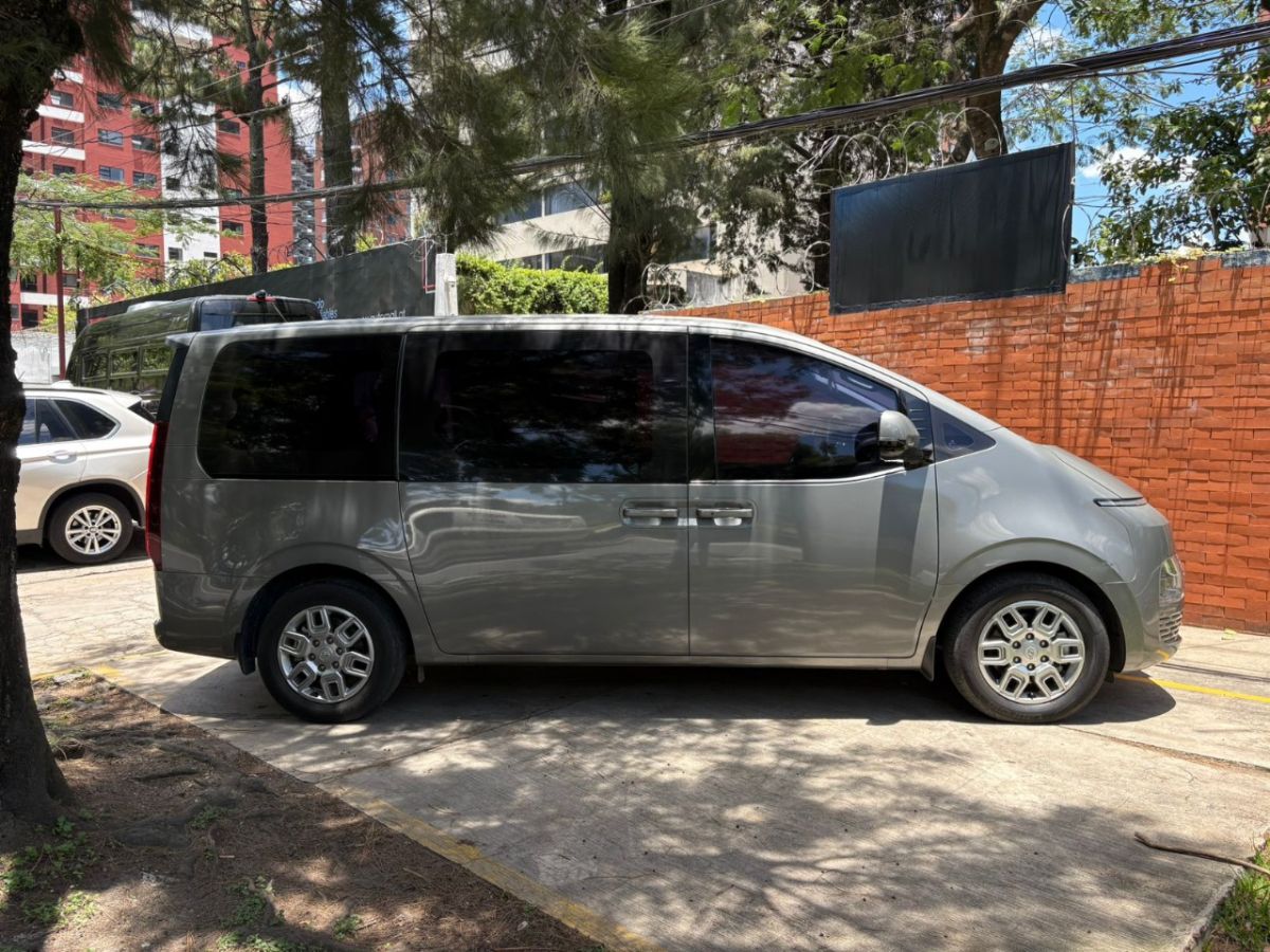 HYUNDAI  STARIA - 2022                                        