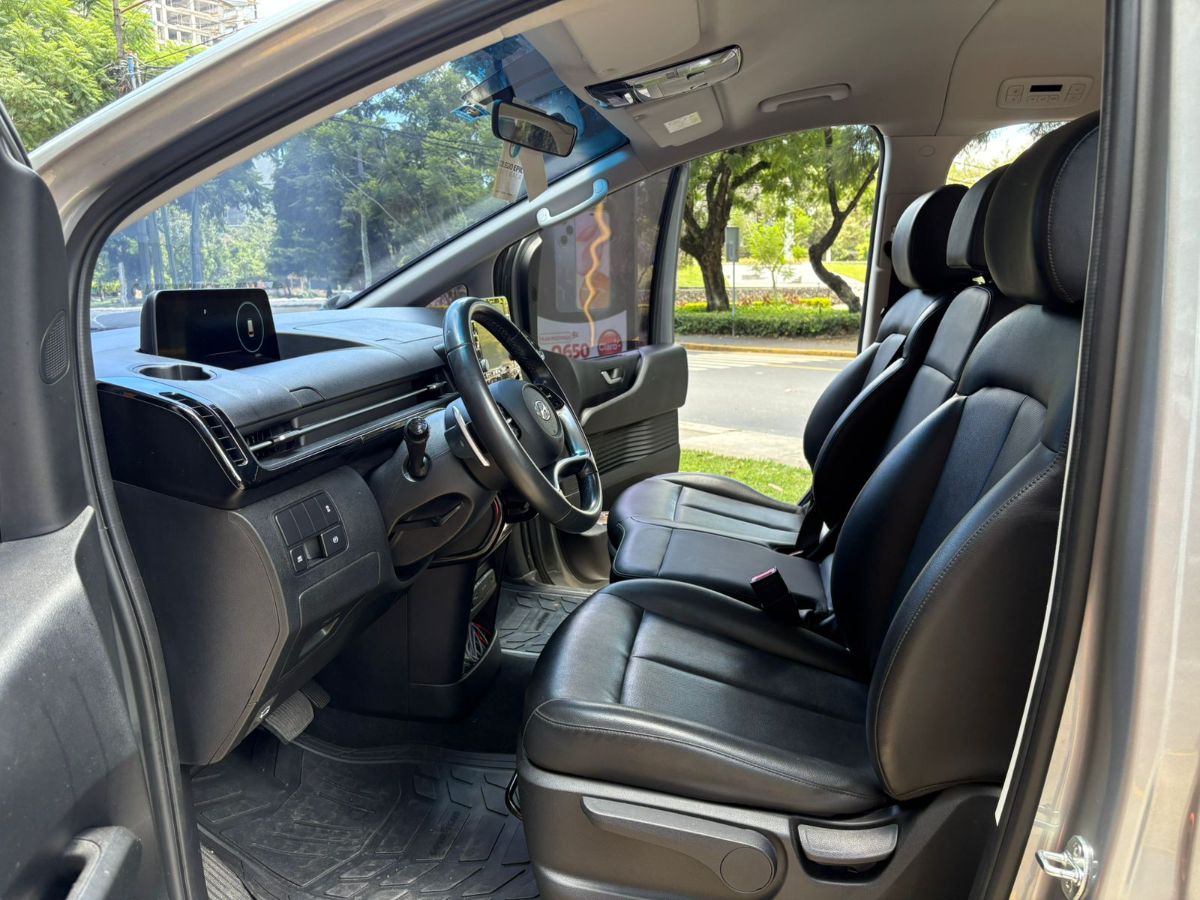 HYUNDAI  STARIA - 2022                                        