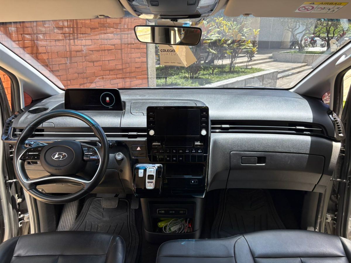 HYUNDAI  STARIA - 2022                                        