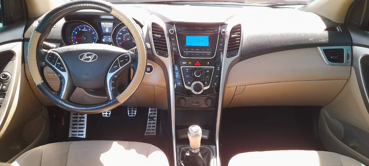 HYUNDAI ELANTRA - 2013                                        