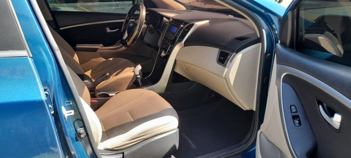 HYUNDAI ELANTRA - 2013                                        