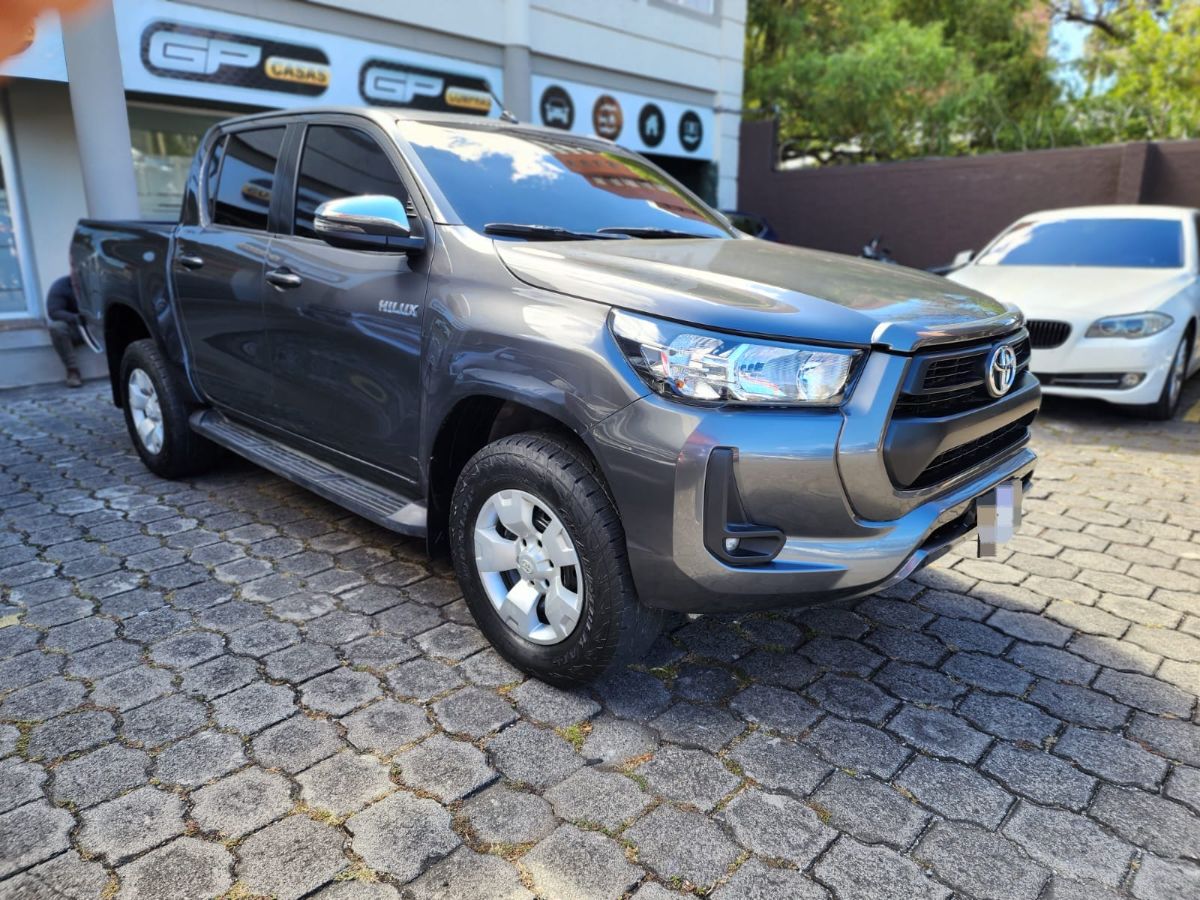 TOYOTA HILUX - 2022