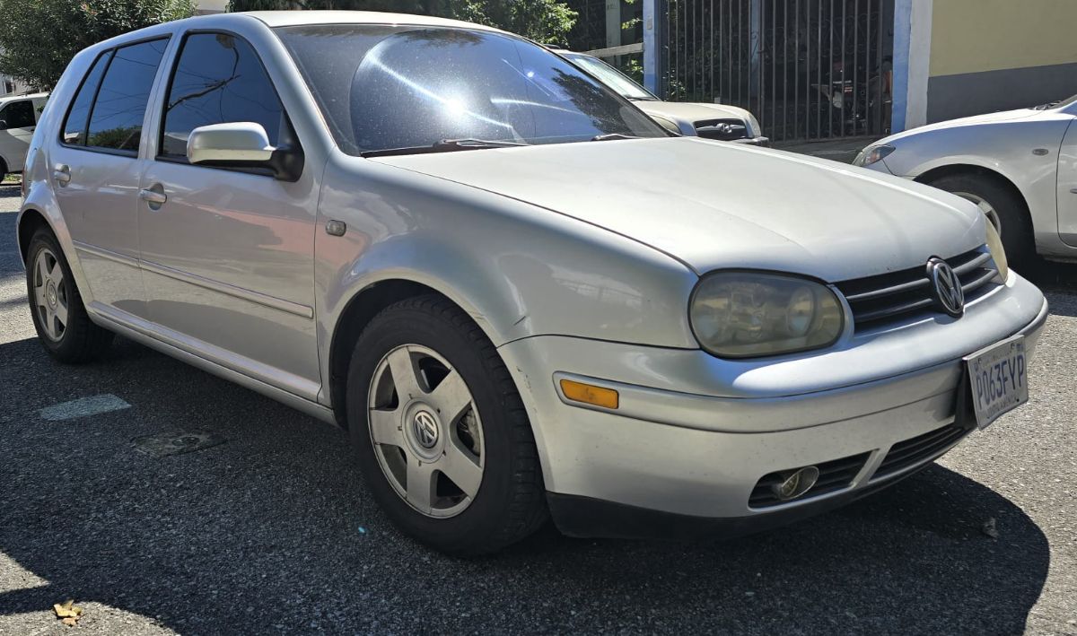 VOLKSWAGEN GOLF GLS - 2001