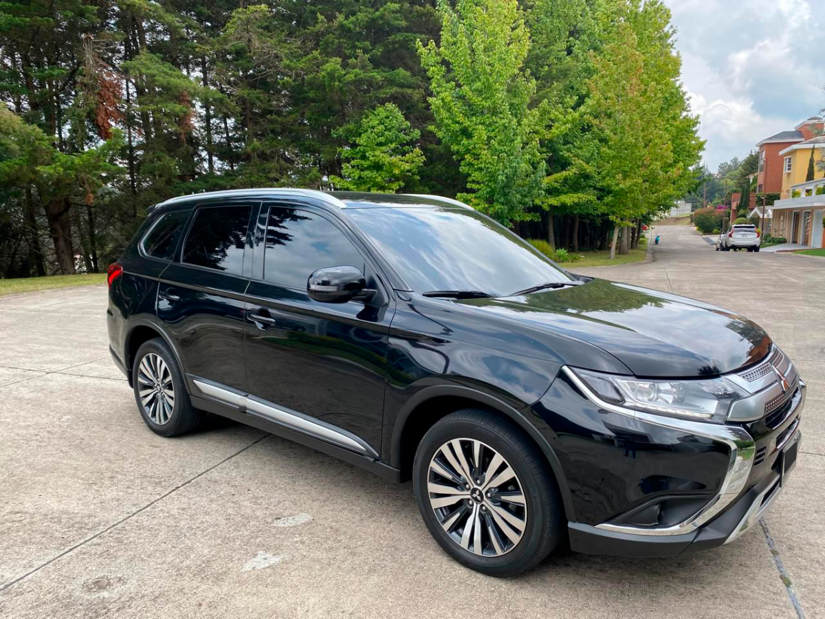 MITSUBISHI OUTLANDER - 2022