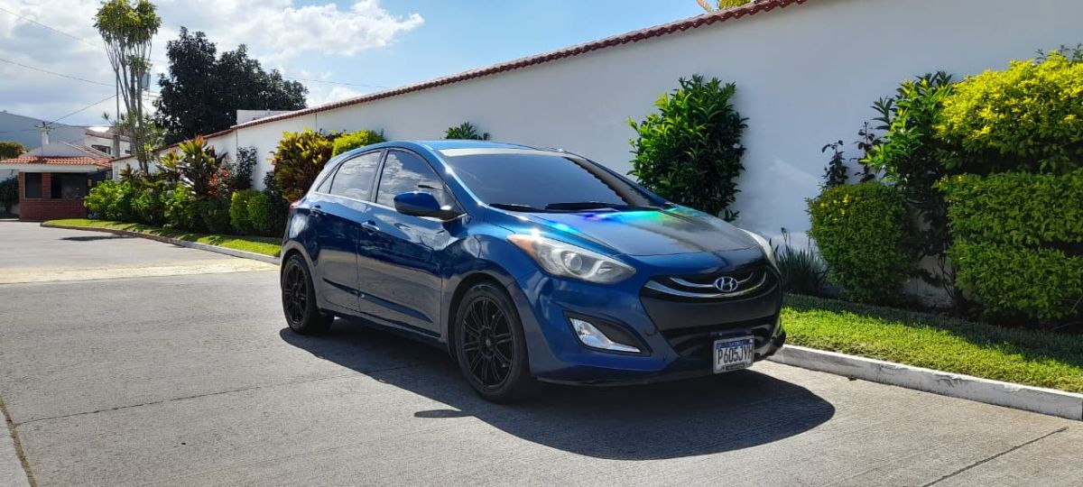 HYUNDAI ELANTRA - 2013